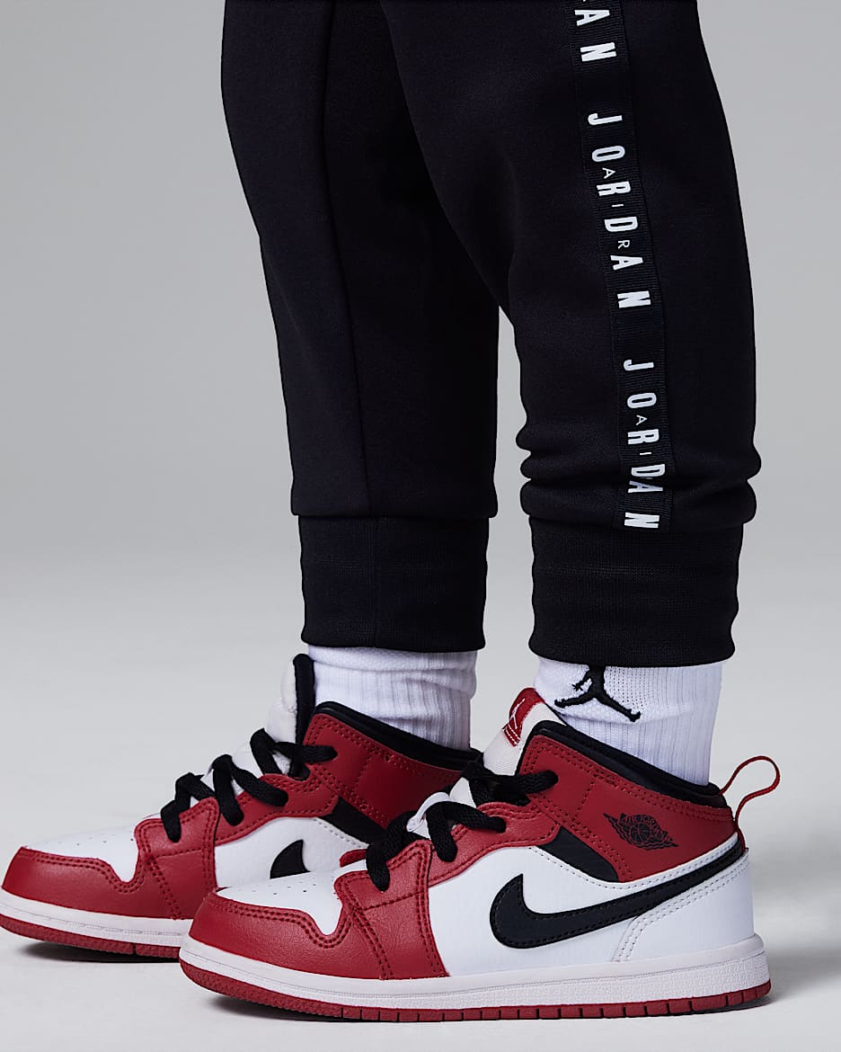 Air Jordan Therma Taping Set Toddler 2 Piece Hoodie Set. Nike